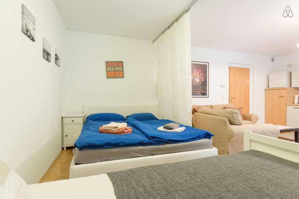 Relaxing Terrace Apartment In Lively Area เวียนนา ภายนอก รูปภาพ