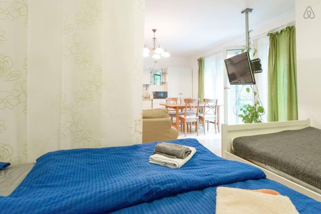 Relaxing Terrace Apartment In Lively Area เวียนนา ภายนอก รูปภาพ