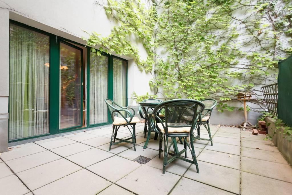 Relaxing Terrace Apartment In Lively Area เวียนนา ภายนอก รูปภาพ